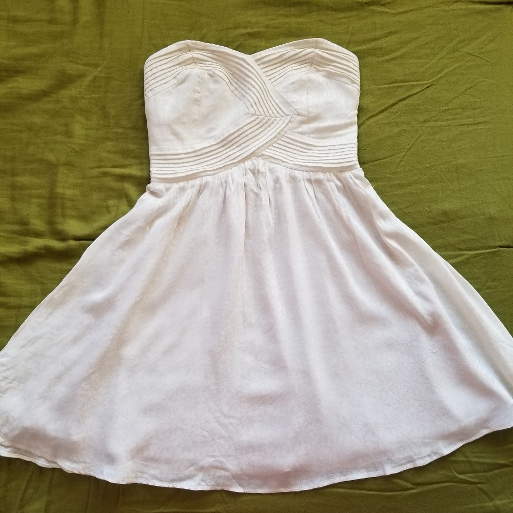 NWT Kimchi Blue White Heartline Strapless Dress
